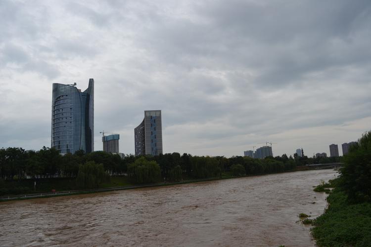 雨后的西安浐河