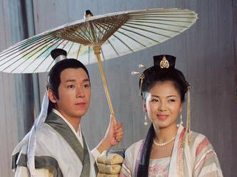 潘粤明从当年的许仙变成了摇滚老炮