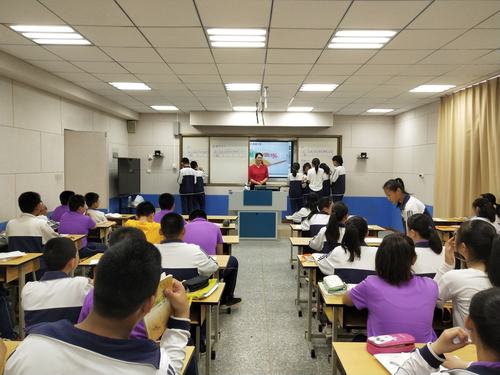如切如磋,携手前行——栖霞市实验中学费祯红工作室数学课程研讨纪实