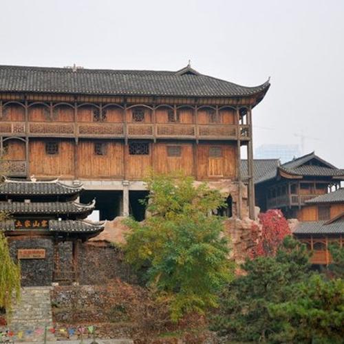 这里介绍五十六民族的建筑格式,很漂亮,我超喜欢,要是有机会的话去这