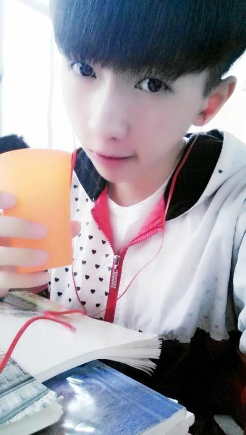 真实的男生15岁照片