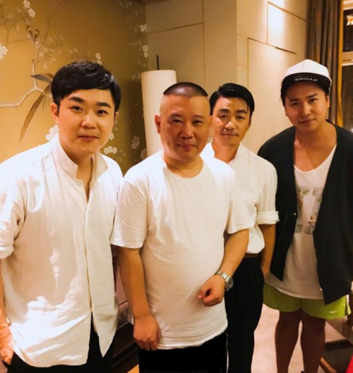 郭德纲王宝强大鹏欧弟同框网友却只关注欧弟的腿