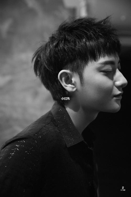 黄子韬黑白照合集 快来康康吧98_壁纸_黄子韬壁纸_娱乐_明星娱乐