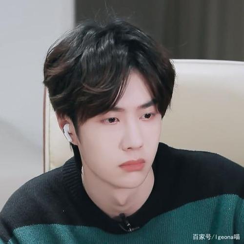 王一博:嘴巴撅撅,委屈巴巴的小宝,无意识的撒娇,好奶