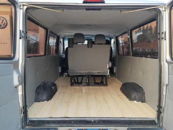 依维柯 得意 2020款 2.5t a35客车单胎低顶5/6/7座国vi图片