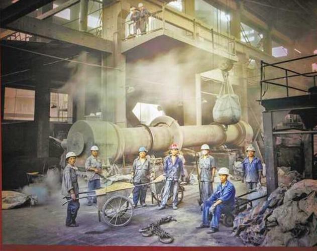 展现老工业基地及三线建设历史画面