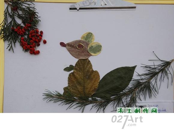 松鼠的美餐小学生树叶粘贴画树叶贴画儿童作品精选