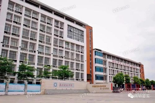 地块周边有同安一中(滨海校区),吕厝小学,滨城小学,厦门实验中学等
