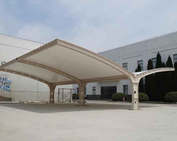 怒江放心的膜结构遮阳车棚安装
