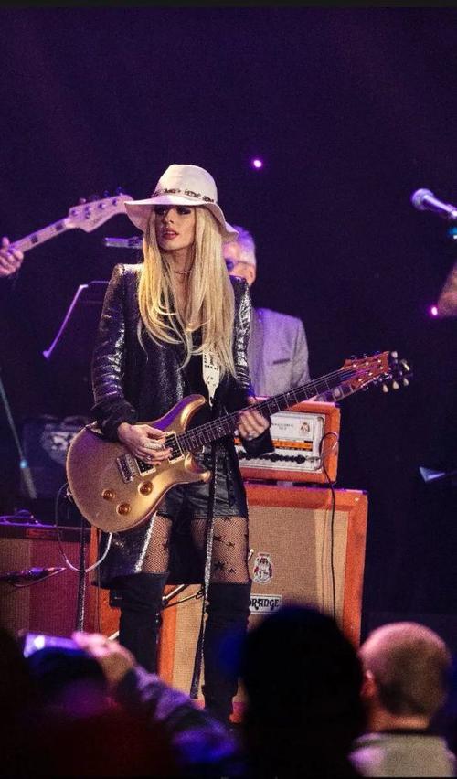 柏斯电声对话澳洲超酷女吉他手orianthi