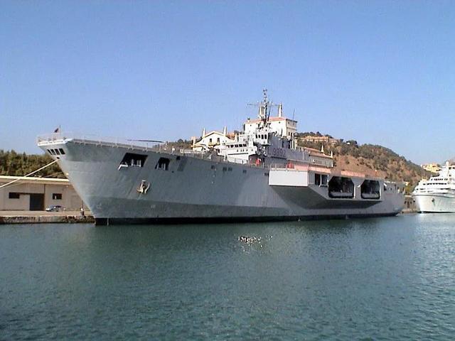 圣乔治级船坞登陆舰图集85图