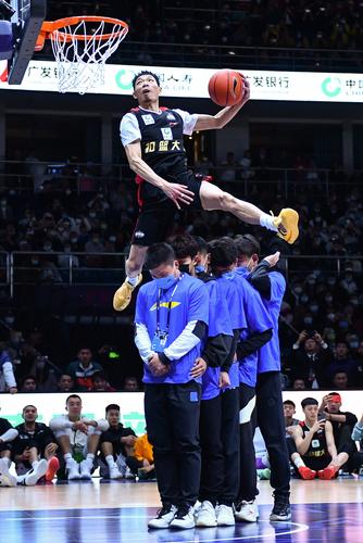 篮球——cba全明星赛:陈登星获扣篮大赛亚军
