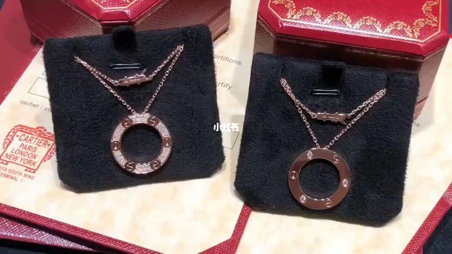 卡地亚大饼项链_项链_卡地亚怎么样_玫瑰金镶钻_卡地亚大饼项链_时尚