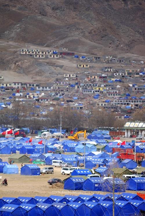 组图:青海玉树:灾后"帐篷城"