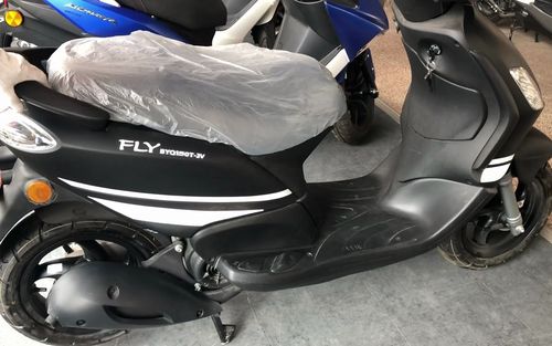 最小离地间隙高的踏板比亚乔fly150通过性好的踏板摩托车