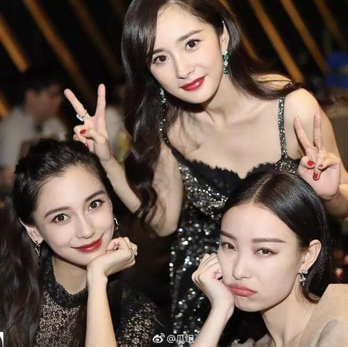 elle30周年杨幂,baby,倪妮亲密同框,合影小细节说明三人关系!