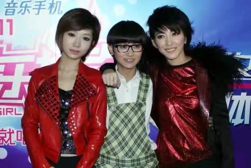 《快乐女声》冠军现状引唏嘘!月薪8000无人识 落魄到回老家开出租