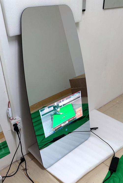 益博视人体感应镜子显示屏镜面广告机高速服务区智能魔镜