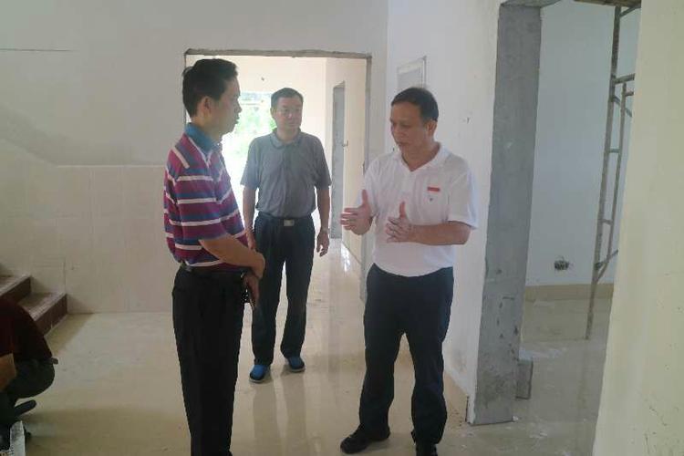 谭天华副局长对我局在建崖城公安分局项目进行专项检查