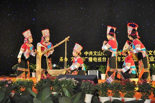 富宁坡芽歌书山歌队,砚山兄妹组合分获原生态唱法,流行唱法第一名