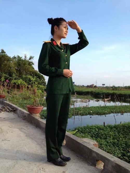 越南美丽女兵不一样的风采(组图)