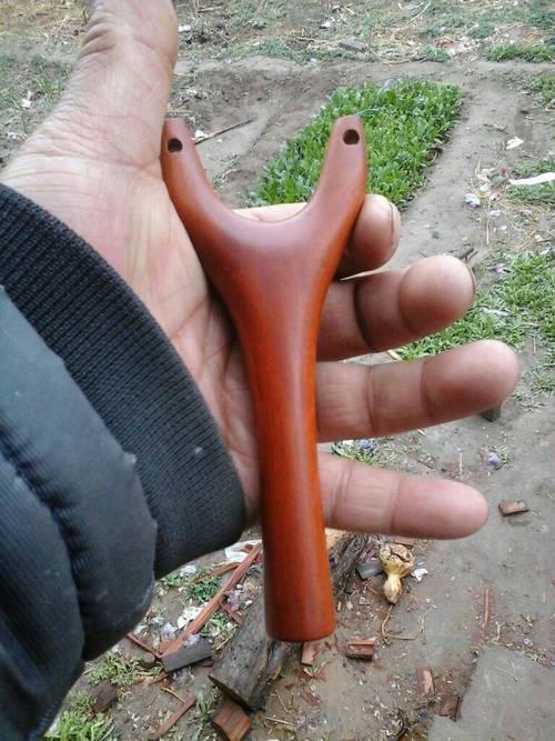 纯手工百年枣木弹弓叉,能值多少钱?