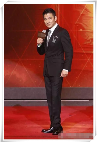 刘德华这条裤子,男人看了都怀疑人生,网友:这还能好好