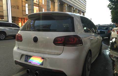 大众高尔夫 2010款 1.4tsi 手自一体 豪华型 白