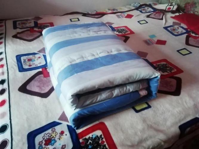 七彩豆腐块丨道桥工程系开展学雷锋叠军被活动