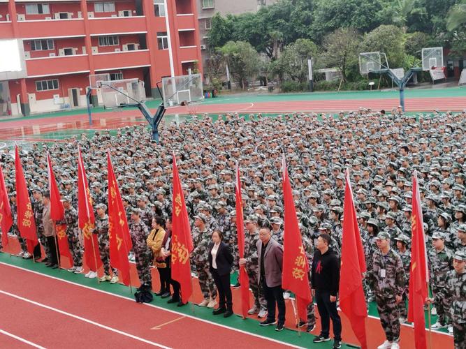 丰都实验中学校2020年秋期新生军训及消防演练开幕式