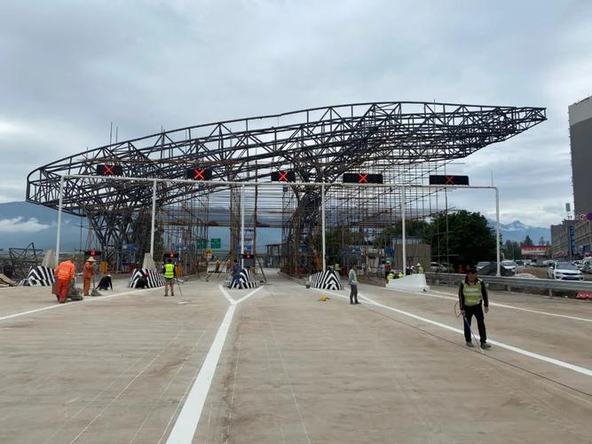 西昌高速收费站入口初步具备通车条件,9月29日24:00正式通车