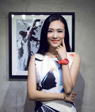 央视女主播王梁为梅西改名 自曝"一瞬间爱上"