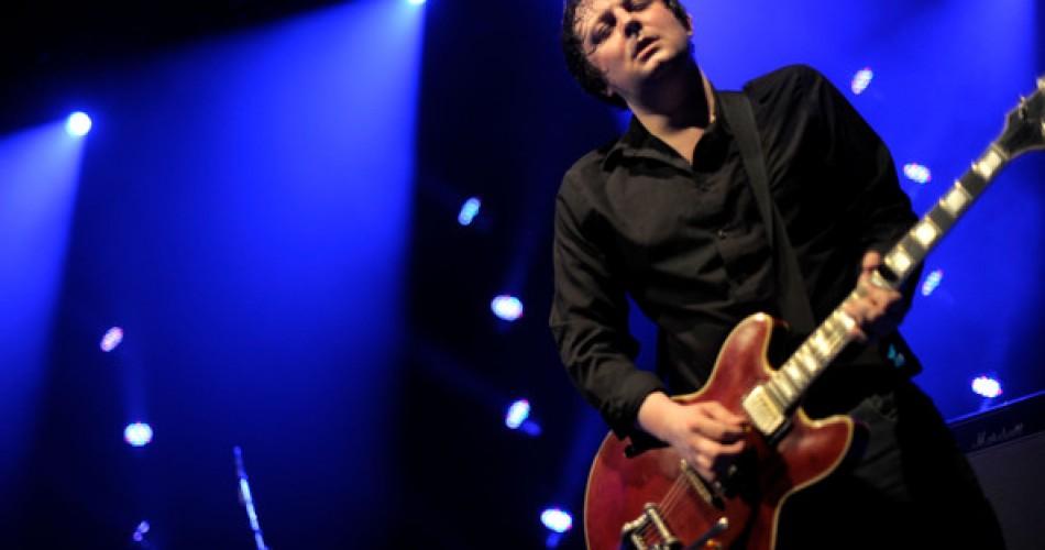 suede"s richard oakes in profile