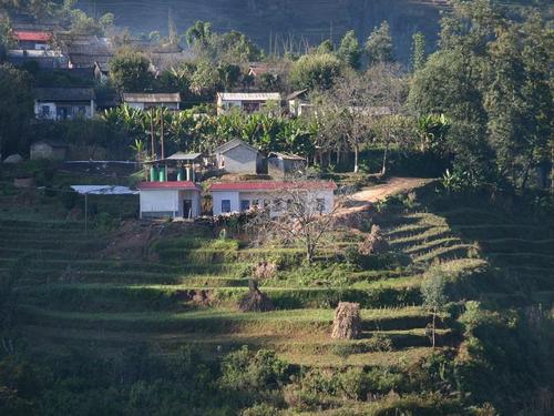 石灰地村隶属云南省临沧市永德县乌木龙彝族乡,距乡政府所在地4公里