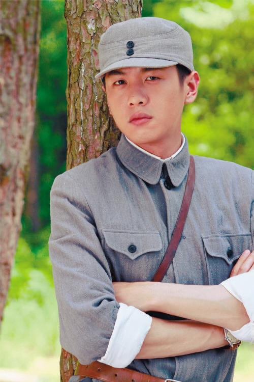 《雪豹坚强岁月》今晚播出 张若昀:我比文章更内敛(图