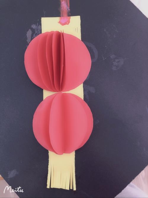 大红灯笼高高挂