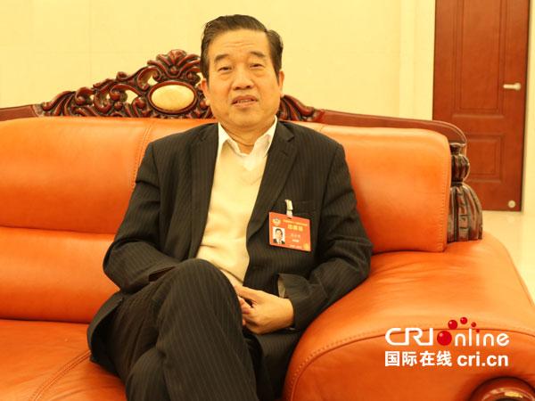 全国政协常委,中国书法家协会主席苏士澍.