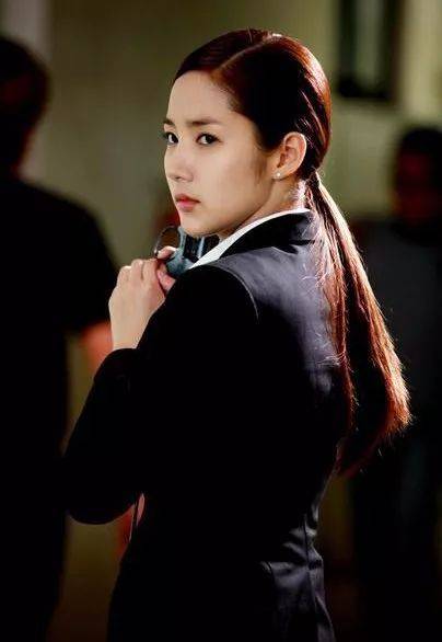 2017年,朴敏英携手李东健和延宇振两大男神出演古装虐恋剧——《七日