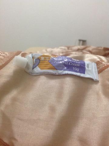 睾丸上大腿内侧长了个东西很痛,第一天挤出来的是浓和