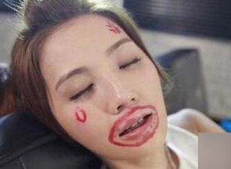 明星睡觉丑到爆