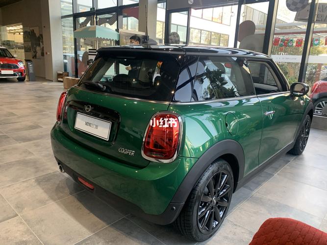 mini三门艺术家_迷你_英伦风_搭配_汽车_汽车介绍