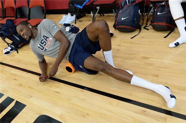 杜兰特像里德一样,会不会在季后赛带着半条腿,上演王者归来夺冠