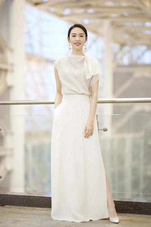《三十而已》童瑶获封为「纯白系女神」,靠洋装,西装4