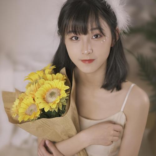 清新淡雅小姐姐头像,女生头像图片-回车桌面