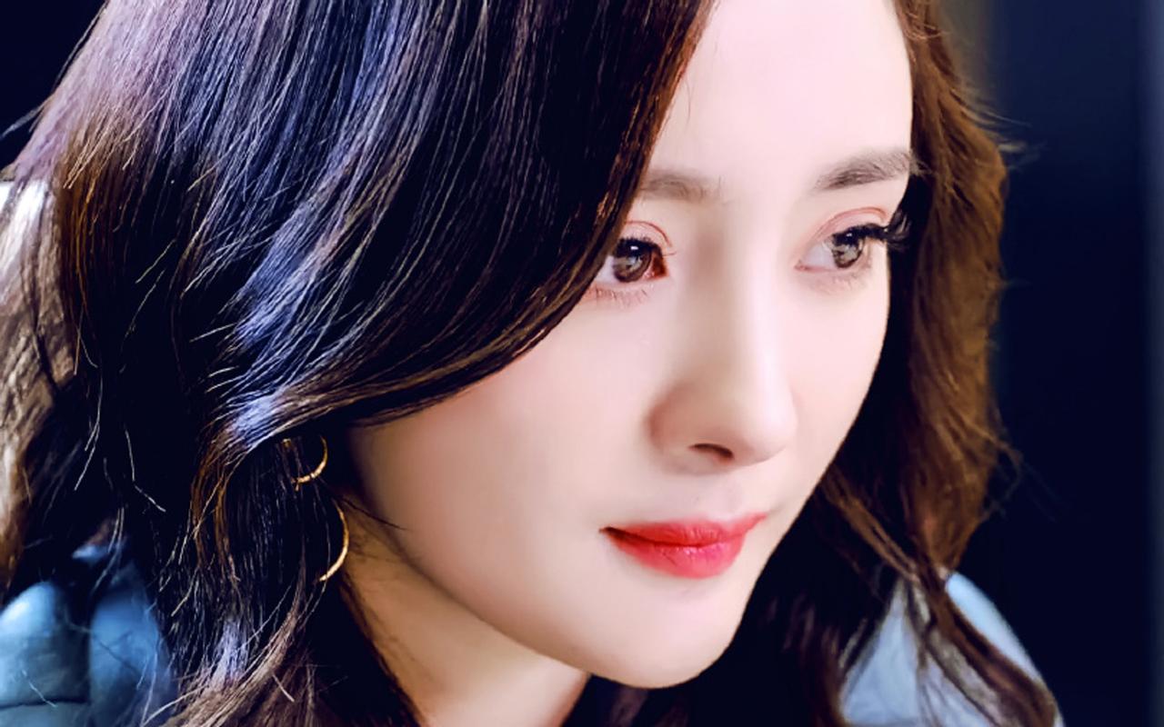 杨幂谈判官剧照壁纸_人气偶像杨幂