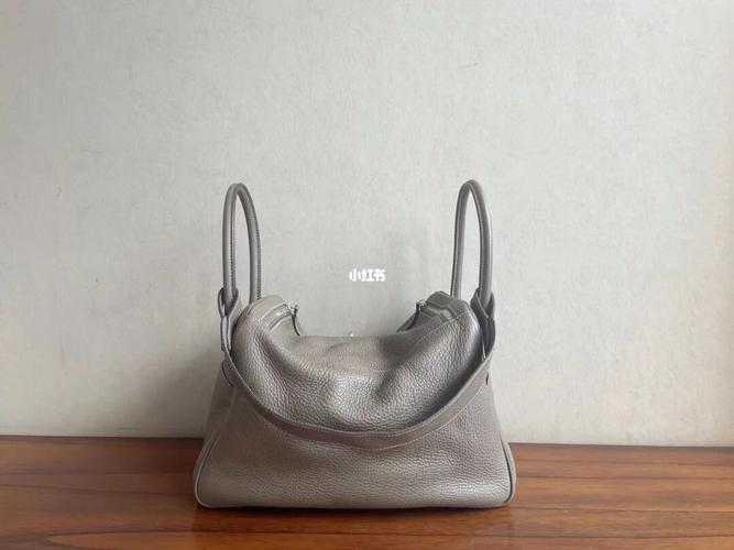hermes 大象灰银扣lindy34,大容量超实用,百搭色怎么配都不会出错