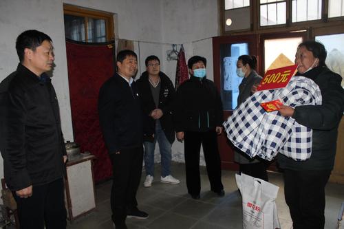 卫辉市人民政府副市长孔祥海同志春节期间慰问困难群众