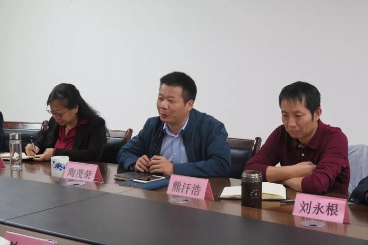 校长陶茂荣在会上就新建二中管理理念作了简单介绍,陶校长指出,新建