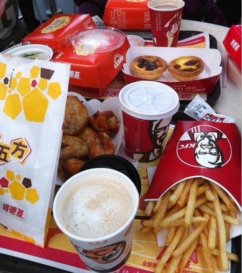 大学生利用漏洞免费吃肯德基他冤么