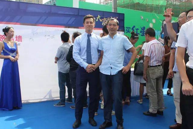 石门县招商投资促进局局长李小琼